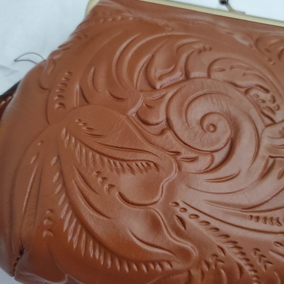 NWT Patricia Nash Leather Wristlet. - Picture 9 of 16